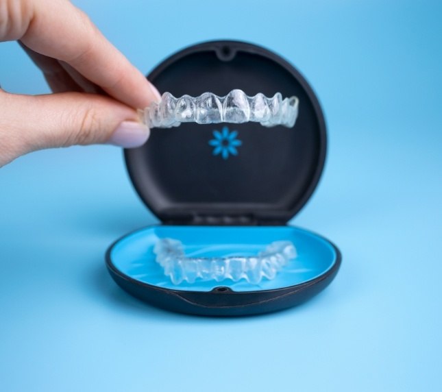 Putting two Invisalign aligners in a case